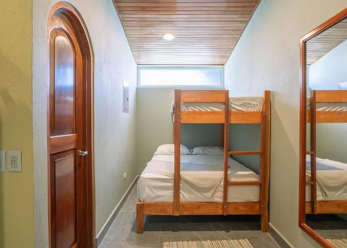 Rick's Place Hotel