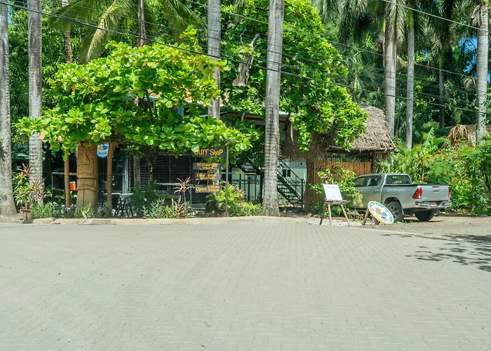 Rick's Place Hotel *